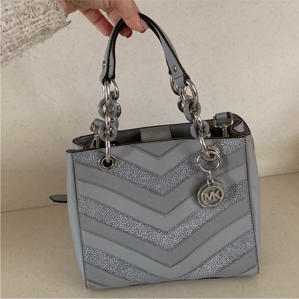 Michael Kors Gray Quilted Chevron Shoulder Bag - Picture 3 of 6